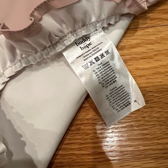 Buddy and hope bib - Picture 2 of 3